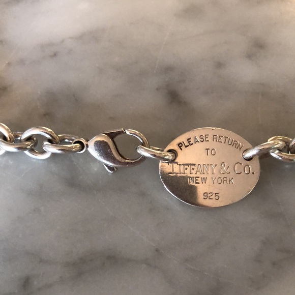 Tiffany & Co. Return to Tiffany® Oval Tag Necklace - Authentic - Picture 4 of 16